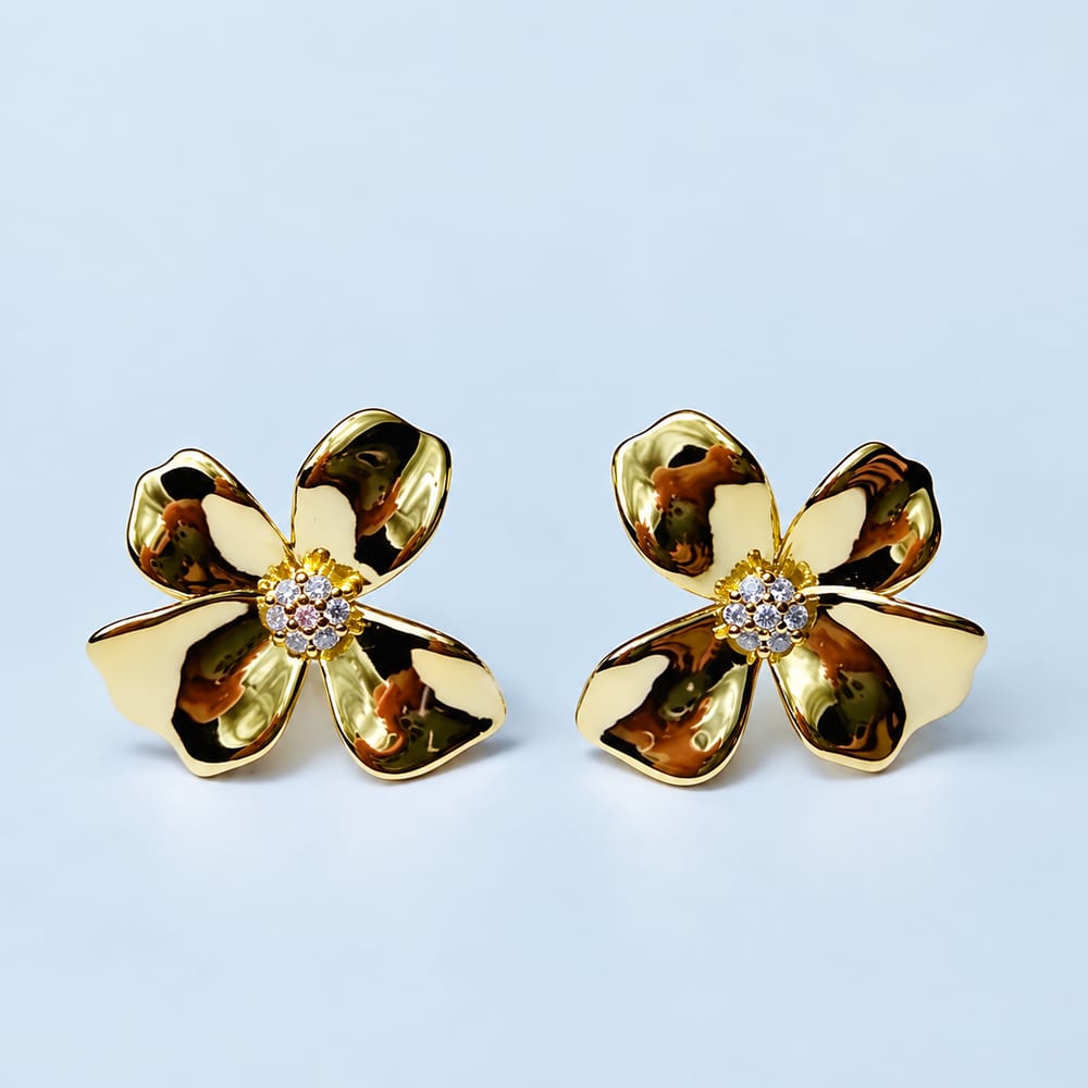 Brinco de flor com quatro pétalas